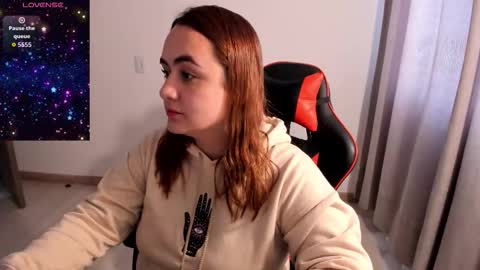 Dulce Maria online show from February 25, 6:50 pm