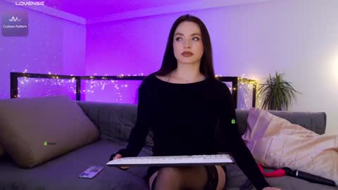 Snapshot of marypsiss chatting on January 4, 4:54 pm Marina online show from January 4, 4:54 pm