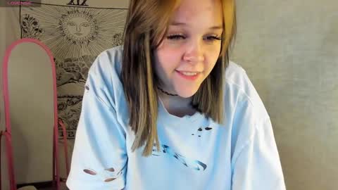 Snapshot of maryshiotta chatting on March 5, 7:16 am Mary online show from March 5, 7:16 am