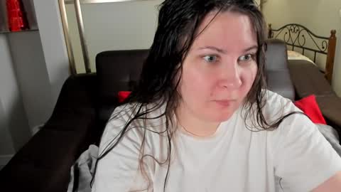 Snapshot of maryswon chatting on December 25, 5:05 pm Mary online show from December 25, 5:05 pm