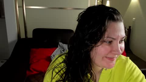 Snapshot of maryswon chatting on December 31, 12:04 pm Mary online show from December 31, 12:04 pm