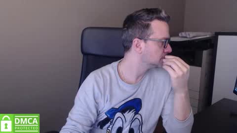 Snapshot of maschiodavide89 chatting on February 11, 7:46 am David online show from February 11, 7:46 am