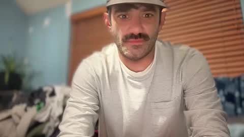 Snapshot of masculinehole chatting on October 15, 2:11 am Masculine Hole online show from October 15, 2:11 am