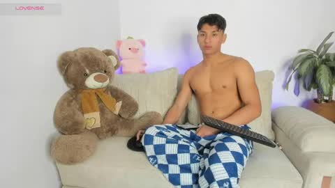 mash_angelo online show from May 29, 1:20 pm