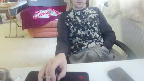 Snapshot of mash_potatoes_are_good chatting on March 21, 12:10 pm mash_potatoes_are_good online show from March 21, 12:10 pm