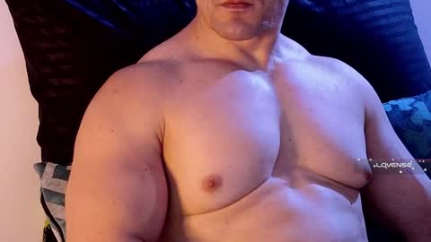 Snapshot of masked_bodybuilder chatting on January 4, 2:46 pm masked_bodybuilder online show from January 4, 2:46 pm