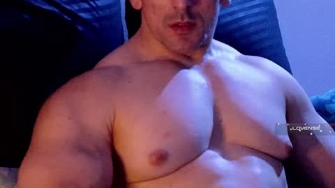 Snapshot of masked_bodybuilder chatting on January 16, 12:23 am masked_bodybuilder online show from January 16, 12:23 am