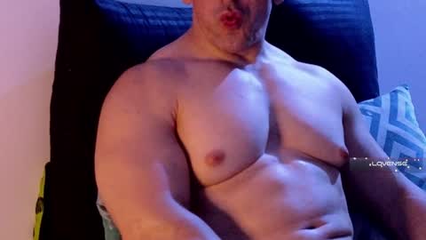 Snapshot of masked_bodybuilder chatting on January 28, 1:08 am masked_bodybuilder online show from January 28, 1:08 am