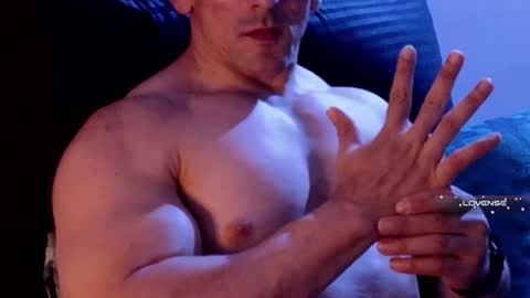 Snapshot of masked_bodybuilder chatting on February 3, 9:18 pm masked_bodybuilder online show from February 3, 9:18 pm