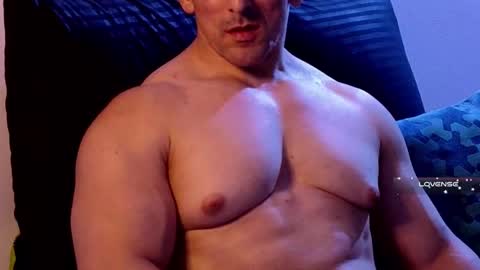 Snapshot of masked_bodybuilder chatting on March 4, 1:34 am masked_bodybuilder online show from March 4, 1:34 am