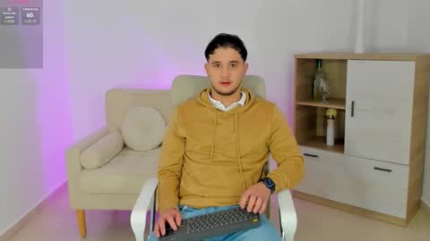 Snapshot of massimo_fiore chatting on February 1, 11:36 pm Massimo online show from February 1, 11:36 pm