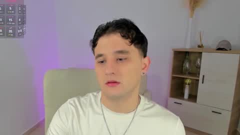 Snapshot of massimo_fiore chatting on February 7, 11:30 pm Massimo online show from February 7, 11:30 pm