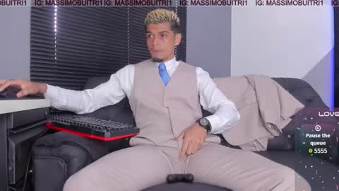 I am Massimo online show from January 19, 1:37 pm