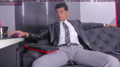 I am Massimo online show from June 23, 1:42 pm
