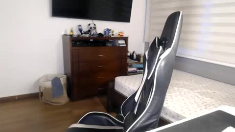 Snapshot of massimo_santino chatting on June 5, 11:10 pm Massimo Santino online show from June 5, 11:10 pm