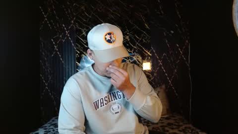 Snapshot of massimo_vidal chatting on February 6, 12:52 pm massimo_vidal online show from February 6, 12:52 pm