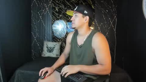 Snapshot of massimo_vidal chatting on February 18, 2:35 pm massimo_vidal online show from February 18, 2:35 pm