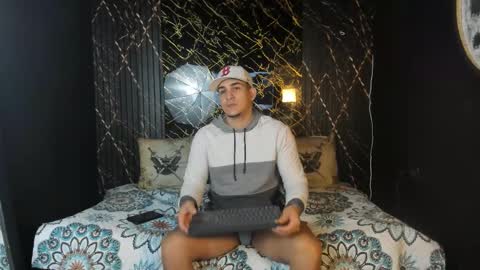 Snapshot of massimo_vidal chatting on February 24, 1:09 pm massimo_vidal online show from February 24, 1:09 pm