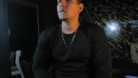 massimo_vidal online show from April 17, 7:06 pm