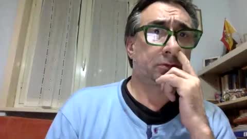 Snapshot of massimoxsempre chatting on December 4, 6:17 pm massimoxsempre online show from December 4, 6:17 pm