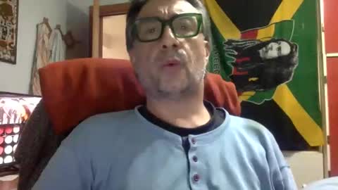 Snapshot of massimoxsempre chatting on December 7, 8:44 am massimoxsempre online show from December 7, 8:44 am