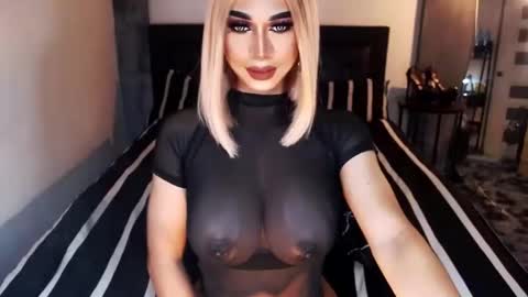 Snapshot of massivecockxmistress chatting on November 2, 4:53 pm Aica online show from November 2, 4:53 pm