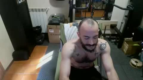 Snapshot of massivemax89 chatting on March 23, 3:38 pm massivemax89 online show from March 23, 3:38 pm