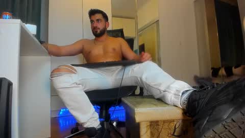 Snapshot of master9four chatting on October 10, 9:25 pm Matthew online show from October 10, 9:25 pm