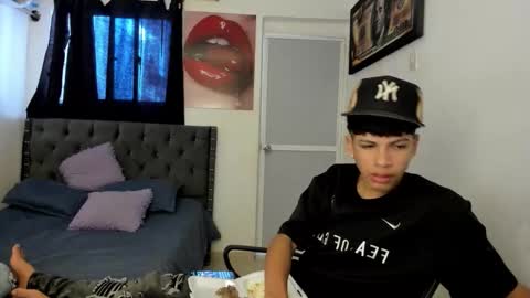 Snapshot of master_boy28 chatting on April 22, 5:36 pm master_boy28 online show from April 22, 5:36 pm