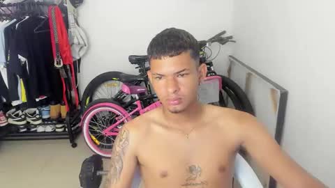 Snapshot of master_boy28 chatting on April 23, 5:48 pm master_boy28 online show from April 23, 5:48 pm