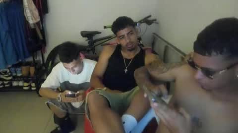 Snapshot of master_boy28 chatting on April 29, 5:55 am master_boy28 online show from April 29, 5:55 am