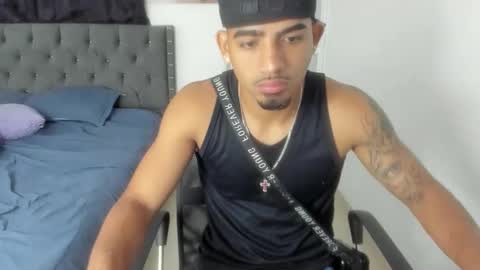 Snapshot of master_boy28 chatting on May 20, 2:18 am master_boy28 online show from May 20, 2:18 am