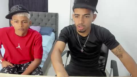 Snapshot of master_nea chatting on January 7, 12:35 am master_nea online show from January 7, 12:35 am