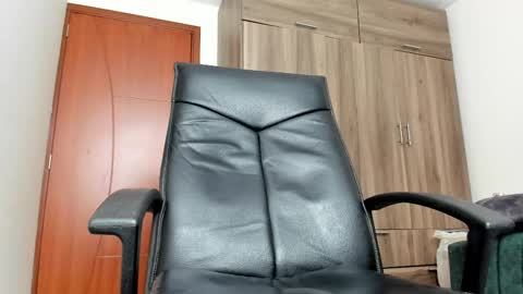 steven  online show from November 14, 5:11 pm