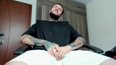 steven  online show from November 29, 10:24 pm