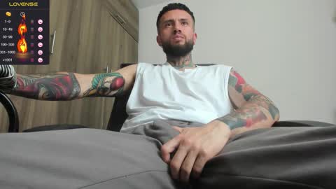 steven  online show from February 4, 9:20 pm