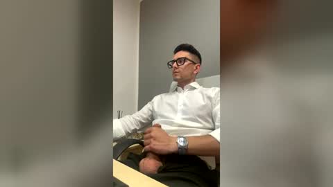 Snapshot of masterboss_fl chatting on June 18, 11:47 am Master Boss online show from June 18, 11:47 am