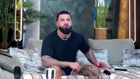 Snapshot of masterkingofmuscle chatting on November 17, 7:47 am masterkingofmuscle online show from November 17, 7:47 am