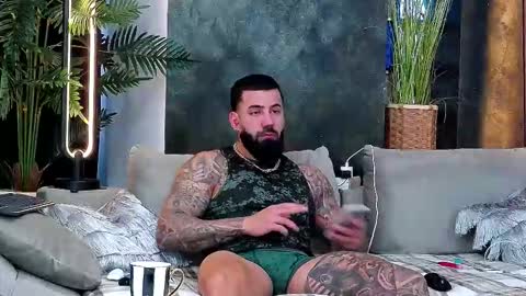 Snapshot of masterkingofmuscle chatting on November 19, 9:42 am masterkingofmuscle online show from November 19, 9:42 am