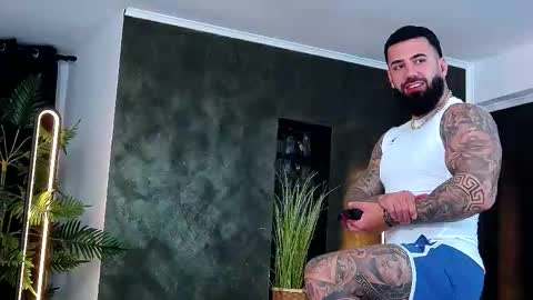 Snapshot of masterkingofmuscle chatting on November 26, 9:27 pm masterkingofmuscle online show from November 26, 9:27 pm