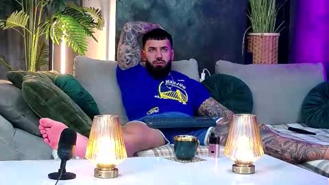 Snapshot of masterkingofmuscle chatting on February 17, 9:54 pm masterkingofmuscle online show from February 17, 9:54 pm