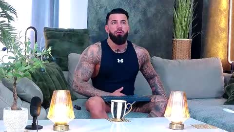 Snapshot of masterkingofmuscle chatting on April 1, 8:04 am masterkingofmuscle online show from April 1, 8:04 am