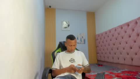 Snapshot of mastermorenohot23 chatting on April 27, 2:53 am mastermorenohot23 online show from April 27, 2:53 am