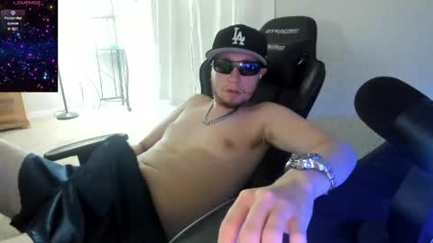 Snapshot of mastermusclebro chatting on May 27, 8:06 pm mastermusclebro online show from May 27, 8:06 pm