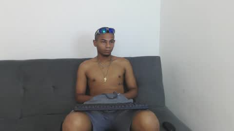 Snapshot of masters_latins chatting on August 5, 6:00 pm masters_latins online show from August 5, 6:00 pm