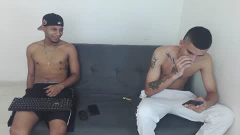 Snapshot of masters_latins chatting on August 7, 4:20 pm masters_latins online show from August 7, 4:20 pm