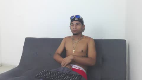 Snapshot of masters_latins chatting on August 8, 5:04 pm masters_latins online show from August 8, 5:04 pm