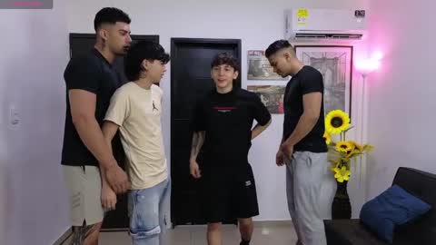 Team Cris Darwin- Fernando- Stiven- David online show from April 7, 11:32 am