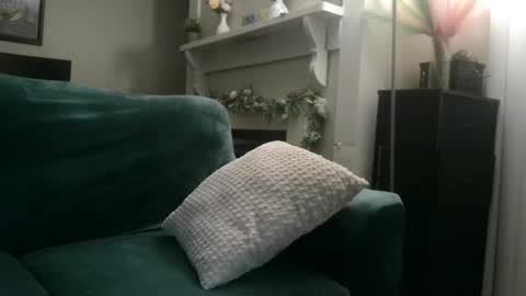 alex online show from March 3, 9:37 am