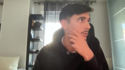 Aaron online show from December 17, 3:29 pm